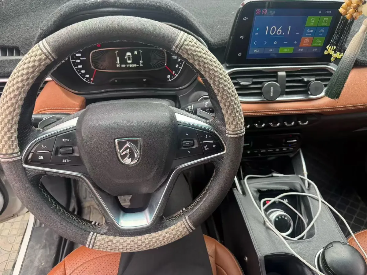 2017 BaoJun 310W 1.5L 105HP L4 6MT,autocango,china used car exporter,china ev exporter,chinese used car exporter,chinese used ev exporter