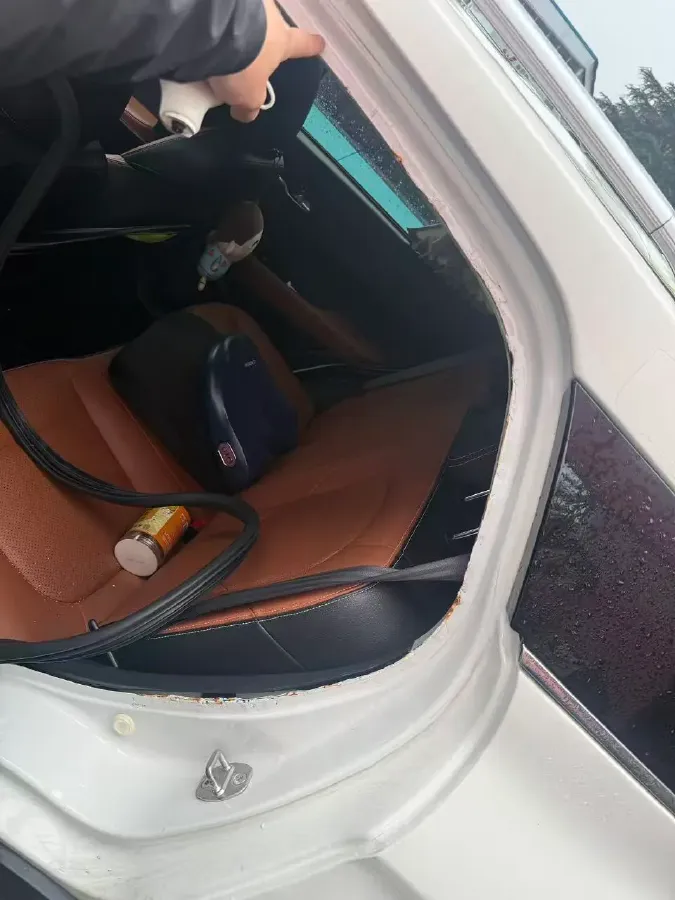 2017 BaoJun 310W 1.5L 105HP L4 6MT,autocango,china used car exporter,china ev exporter,chinese used car exporter,chinese used ev exporter