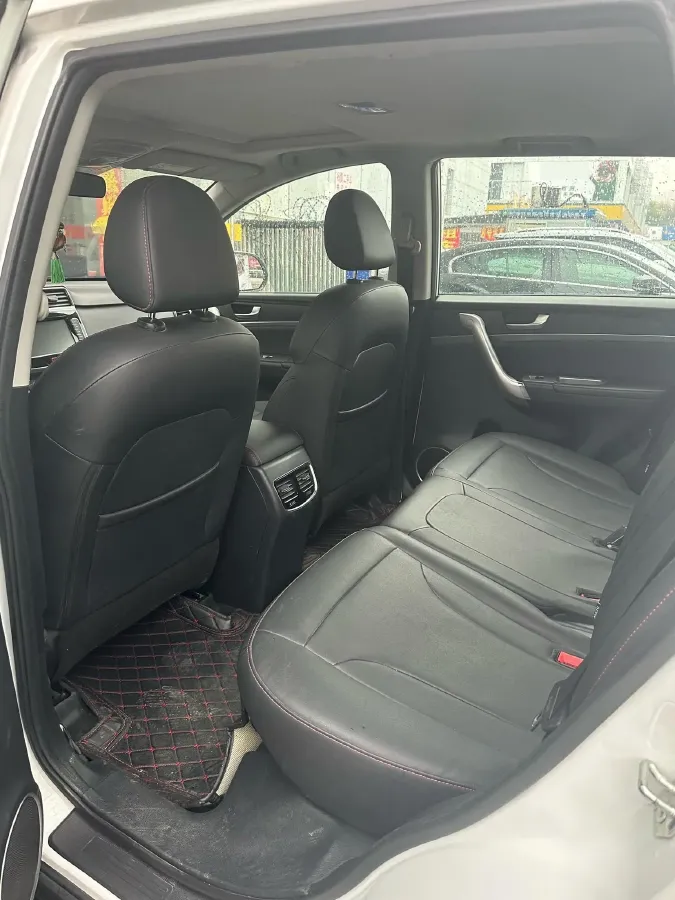 2019 Haval M6 1.5T 150HP L4 7DCT,autocango,china used car exporter,china ev exporter,chinese used car exporter,chinese used ev exporter