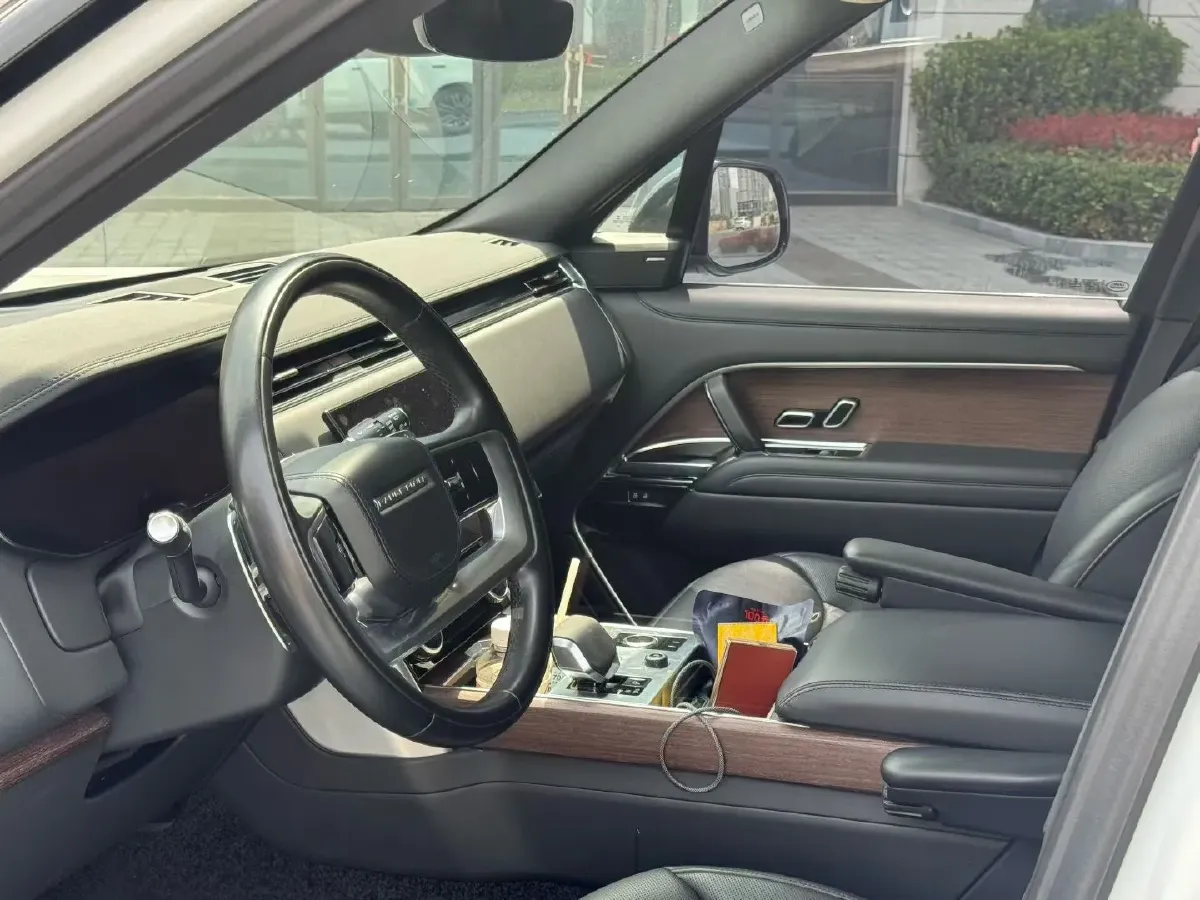 2024 Land Rover Range Rover 3.0T 400HP L6 8AT,autocango,china used car exporter,china ev exporter,chinese used car exporter,chinese used ev exporter