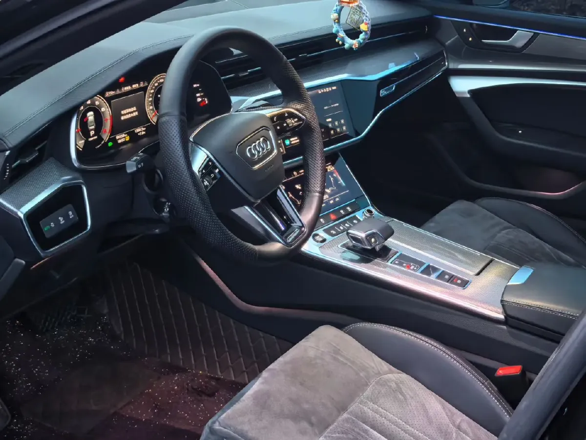 2021 Audi A6L 2.0T 190HP L4 7DCT,autocango,china used car exporter,china ev exporter,chinese used car exporter,chinese used ev exporter