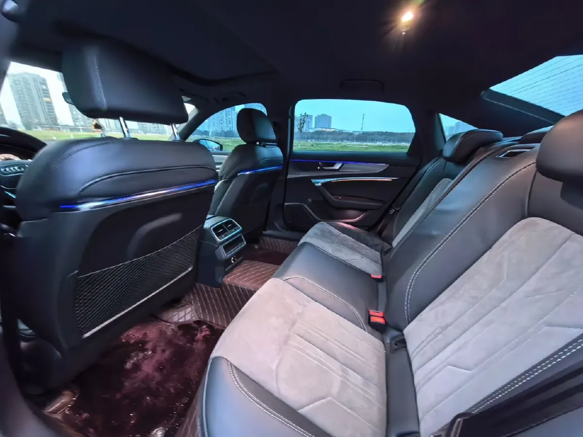 2021 Audi A6L 2.0T 190HP L4 7DCT,autocango,china used car exporter,china ev exporter,chinese used car exporter,chinese used ev exporter