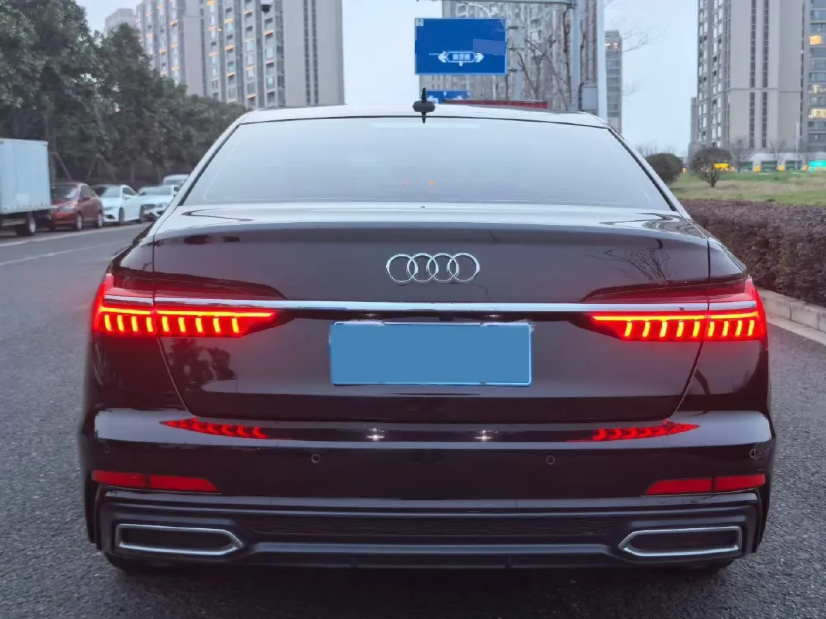2021 Audi A6L 2.0T 190HP L4 7DCT,autocango,china used car exporter,china ev exporter,chinese used car exporter,chinese used ev exporter