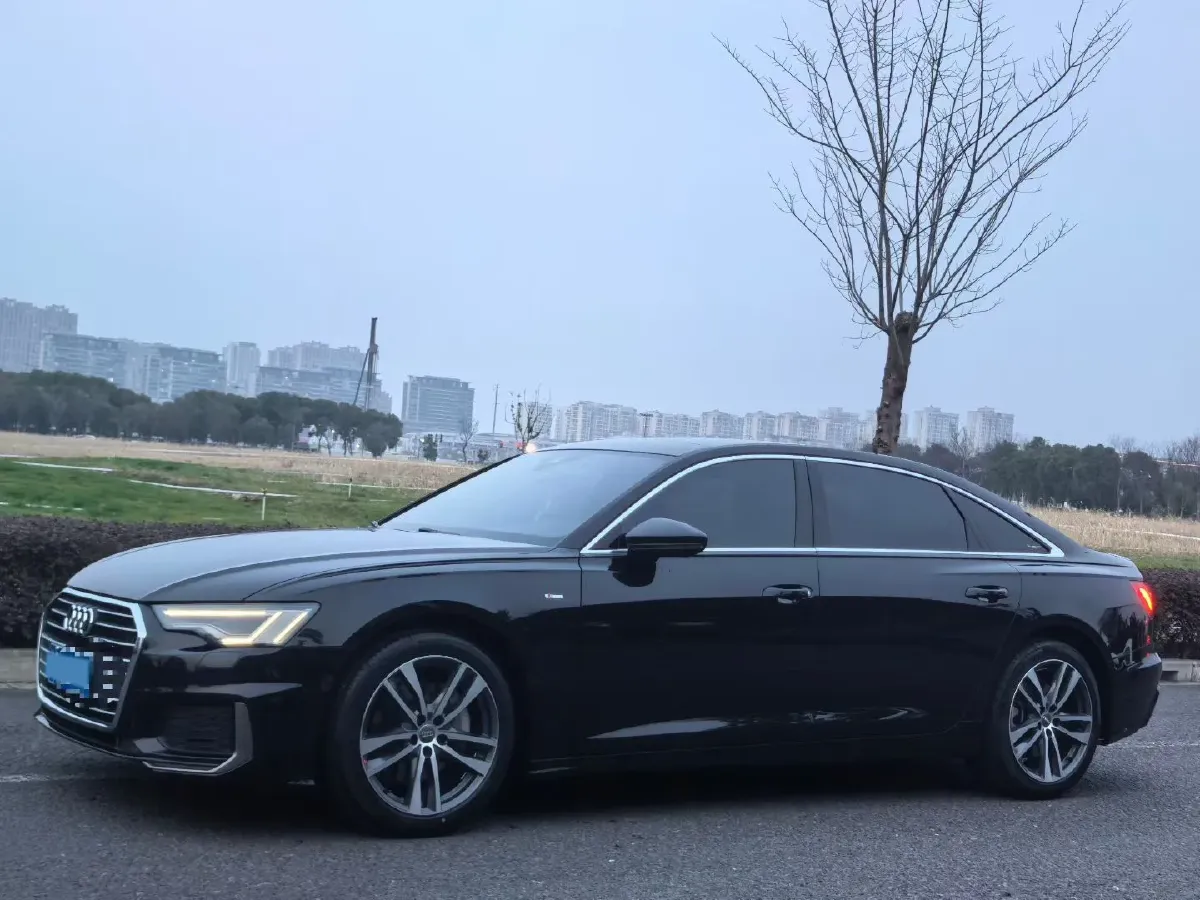 2021 Audi A6L 2.0T 190HP L4 7DCT,autocango,china used car exporter,china ev exporter,chinese used car exporter,chinese used ev exporter