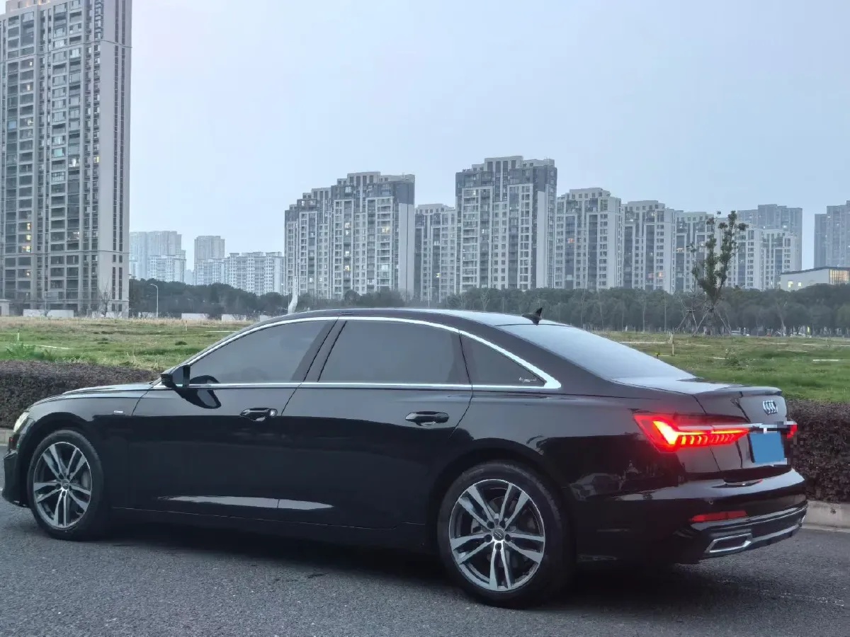 2021 Audi A6L 2.0T 190HP L4 7DCT,autocango,china used car exporter,china ev exporter,chinese used car exporter,chinese used ev exporter