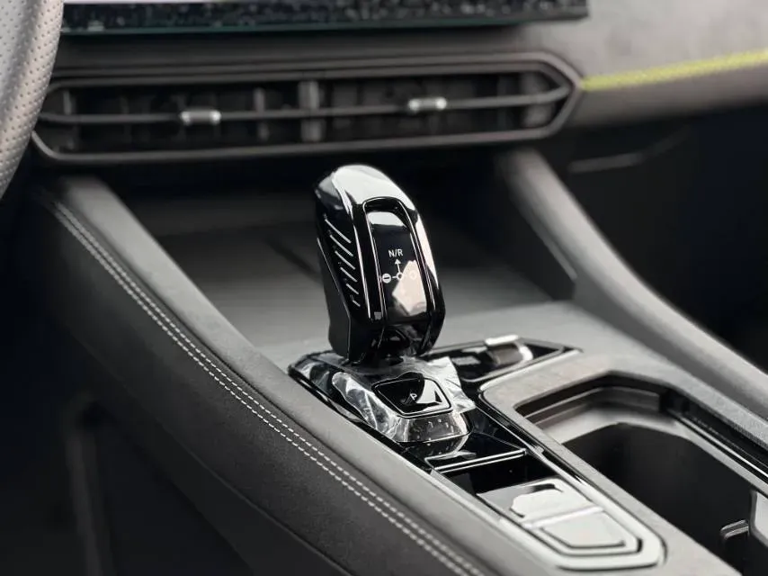 2023 Haval H5 2.0T 224HP L4 8AT,autocango,china used car exporter,china ev exporter,chinese used car exporter,chinese used ev exporter