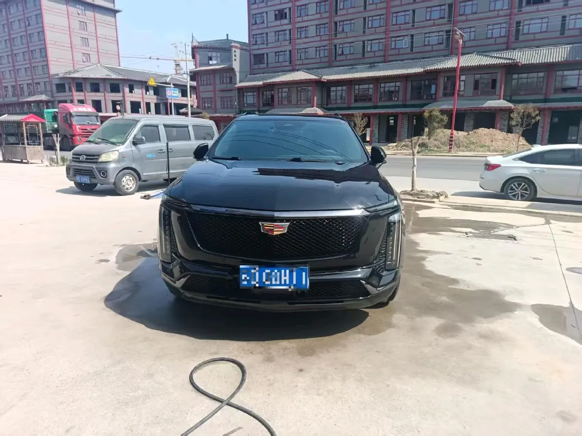 2025 Cadillac XT5 2.0T 237HP L4 9AT,autocango,china used car exporter,china ev exporter,chinese used car exporter,chinese used ev exporter