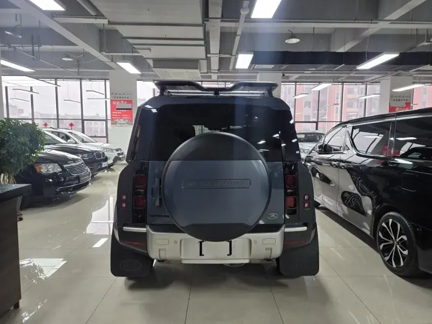 2020 Land Rover Defender 3.0T 400HP L6 8AT,autocango,china used car exporter,china ev exporter,chinese used car exporter,chinese used ev exporter