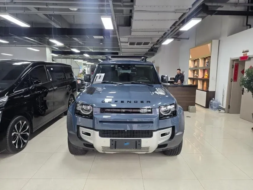 2020 Land Rover Defender 3.0T 400HP L6 8AT,autocango,china used car exporter,china ev exporter,chinese used car exporter,chinese used ev exporter