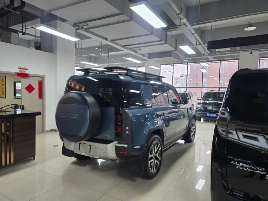 2020 Land Rover Defender 3.0T 400HP L6 8AT,autocango,china used car exporter,china ev exporter,chinese used car exporter,chinese used ev exporter