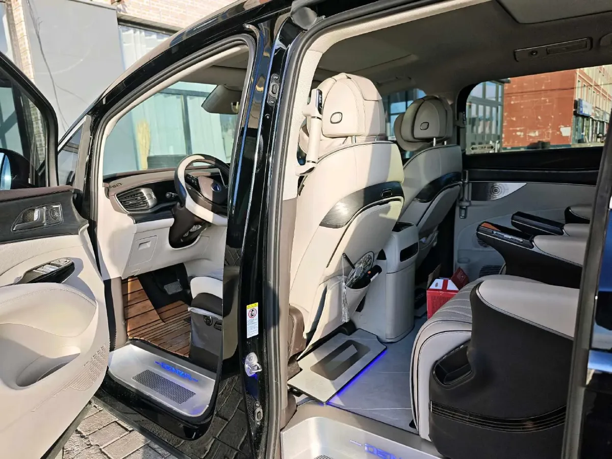 2024 Denza D9 1.5T 139HP L4 E-CVT PHEV 40KWH,autocango,china used car exporter,china ev exporter,chinese used car exporter,chinese used ev exporter