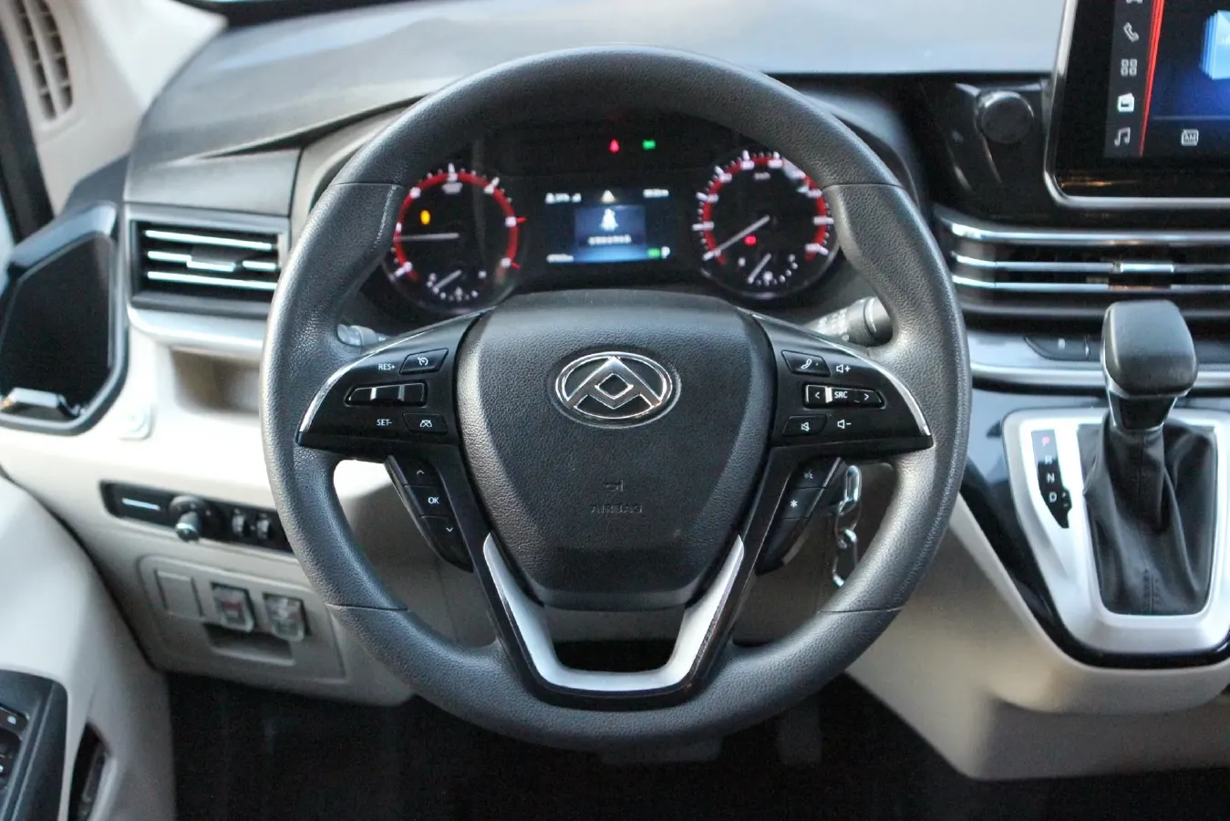 2022 MAXUS XinTu V90 2.0T 150HP L4 6AT,autocango,china used car exporter,china ev exporter,chinese used car exporter,chinese used ev exporter