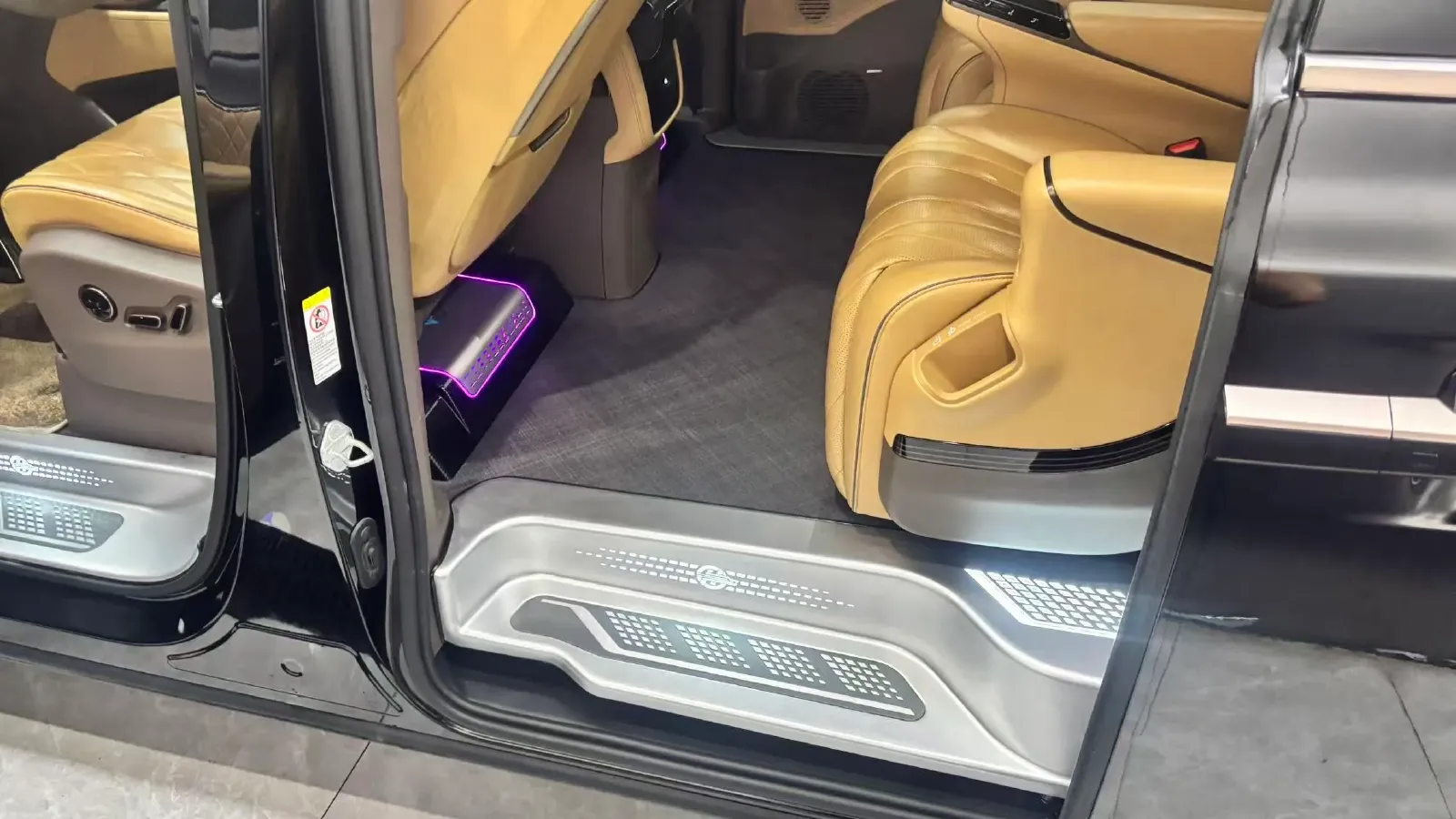 2022 Mercedes-Benz GLC Class 2.0T 197HP L4 9AT,autocango,china used car exporter,china ev exporter,chinese used car exporter,chinese used ev exporter