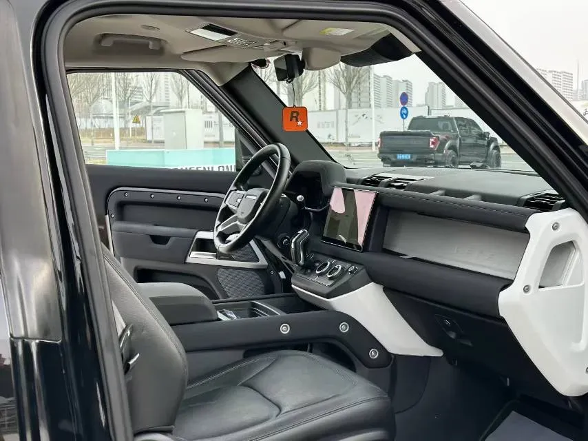 2024 Land Rover Defender 3.0T 400HP L6 8AT,autocango,china used car exporter,china ev exporter,chinese used car exporter,chinese used ev exporter