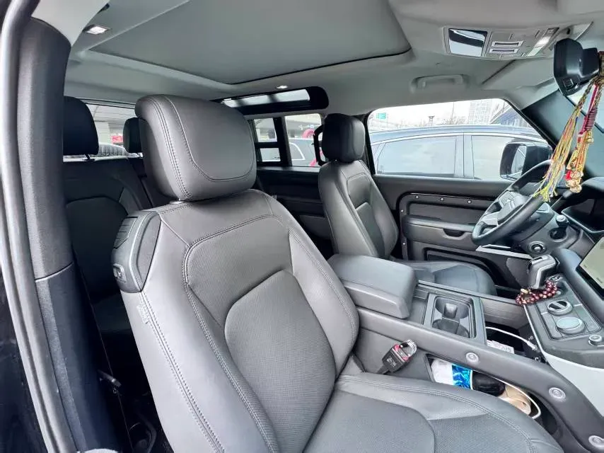 2024 Land Rover Defender 3.0T 400HP L6 8AT,autocango,china used car exporter,china ev exporter,chinese used car exporter,chinese used ev exporter