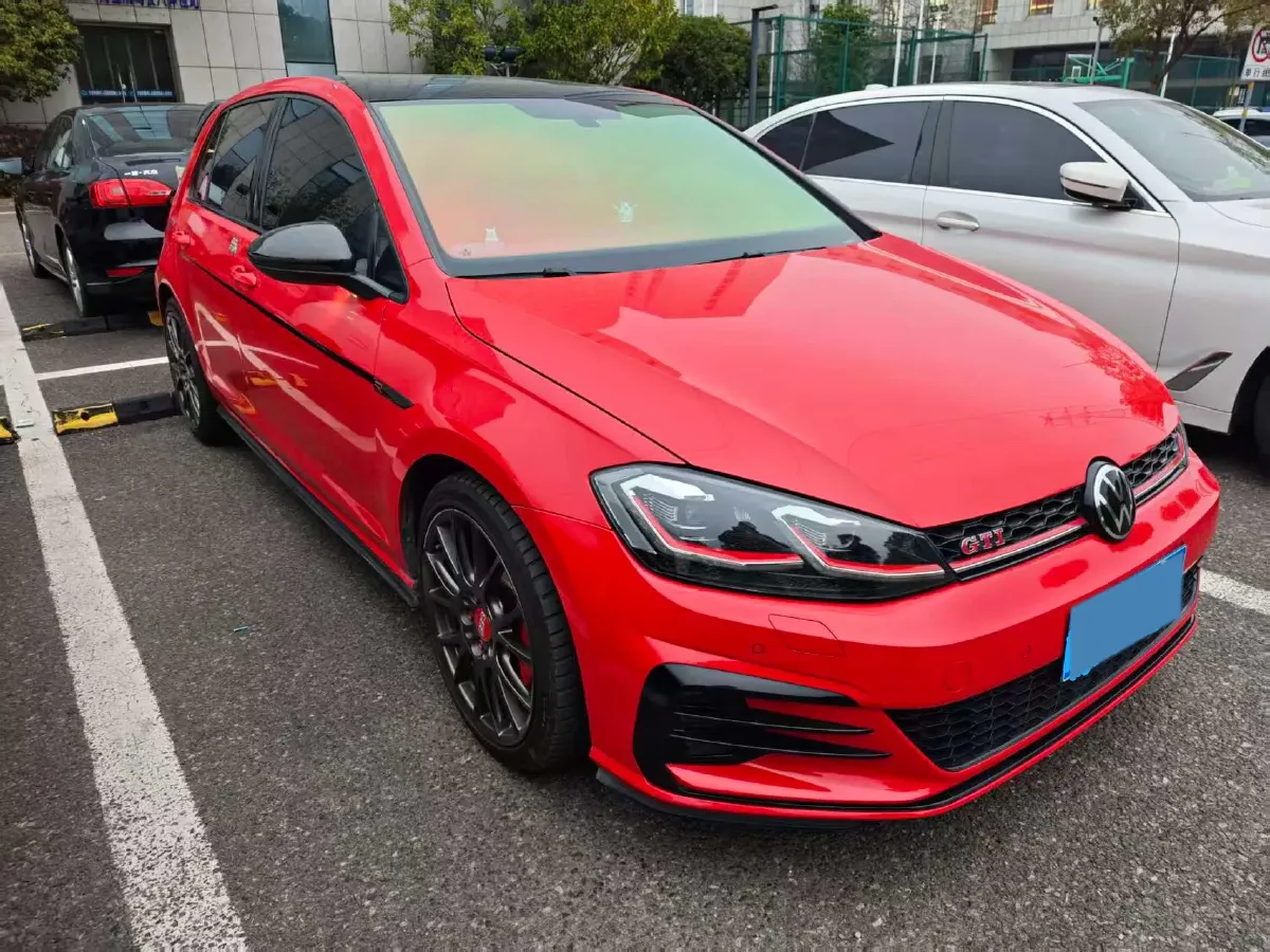 2018 Volkswagen GolfGTI 2.0T 220HP L4 7DCT,autocango,china used car exporter,china ev exporter,chinese used car exporter,chinese used ev exporter