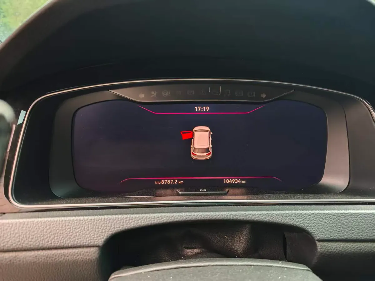 2018 Volkswagen GolfGTI 2.0T 220HP L4 7DCT,autocango,china used car exporter,china ev exporter,chinese used car exporter,chinese used ev exporter