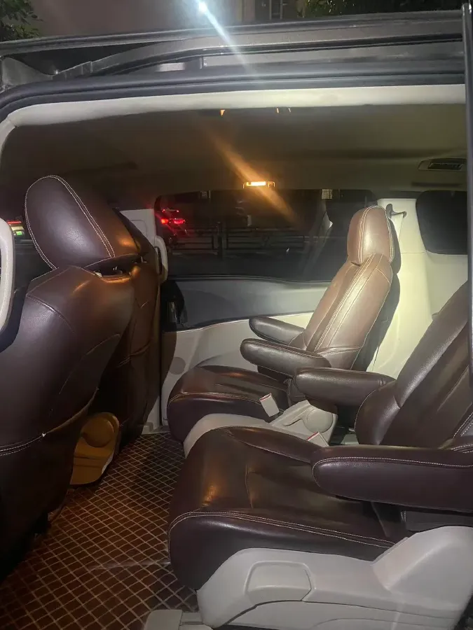 2021 Buick GL8 2.0T 237HP L4 9AT,autocango,china used car exporter,china ev exporter,chinese used car exporter,chinese used ev exporter