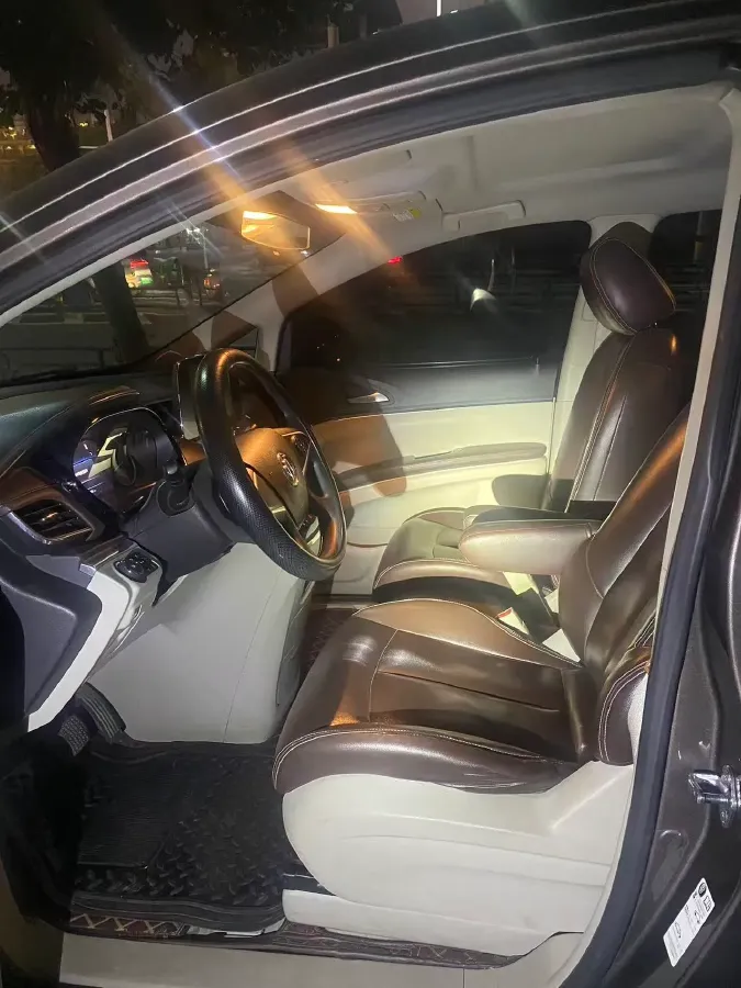 2021 Buick GL8 2.0T 237HP L4 9AT,autocango,china used car exporter,china ev exporter,chinese used car exporter,chinese used ev exporter