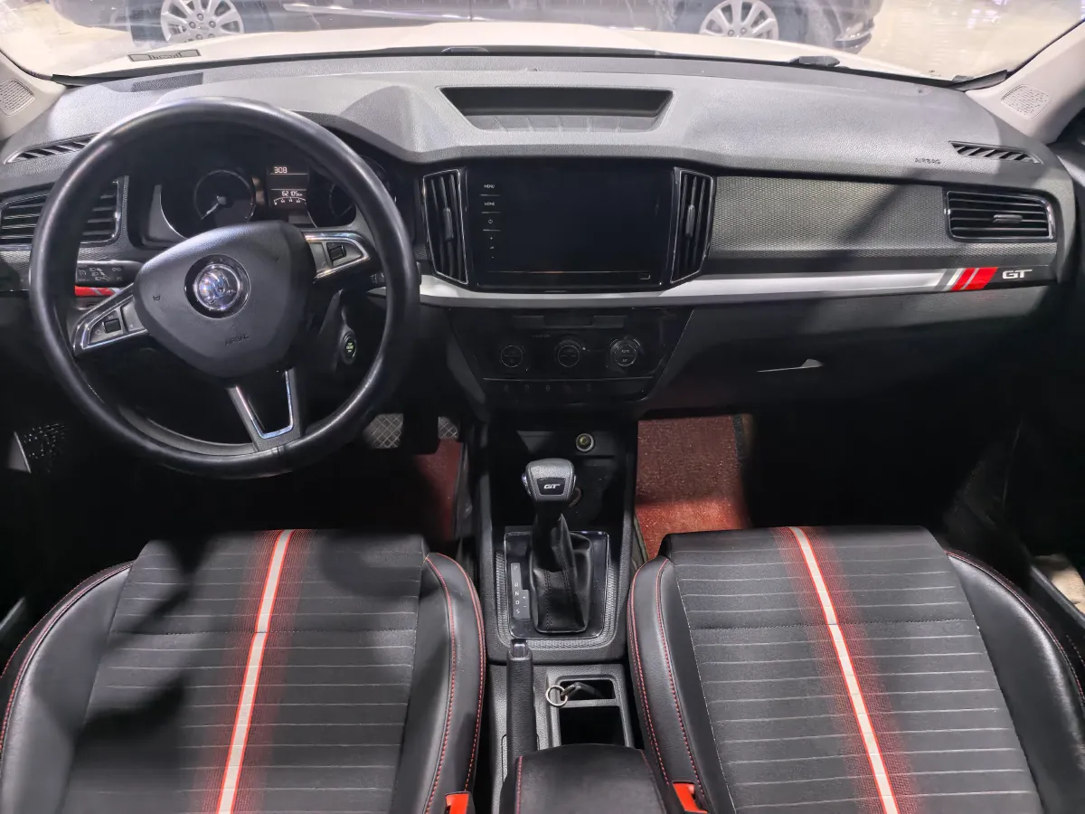 2020 Skoda Karoq 1.4T 150HP L4 7DCT,autocango,china used car exporter,china ev exporter,chinese used car exporter,chinese used ev exporter