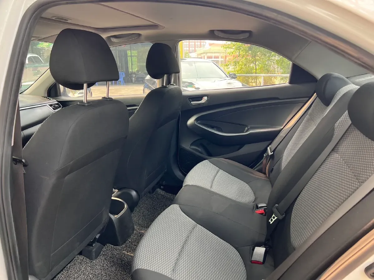 2017 Hyundai Reina 1.4L 95HP L4 5MT,autocango,china used car exporter,china ev exporter,chinese used car exporter,chinese used ev exporter