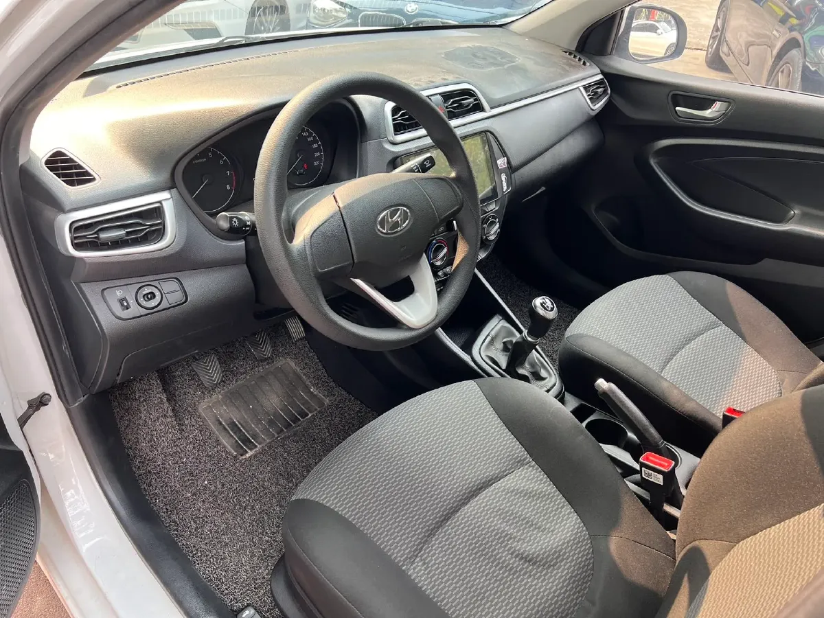 2017 Hyundai Reina 1.4L 95HP L4 5MT,autocango,china used car exporter,china ev exporter,chinese used car exporter,chinese used ev exporter