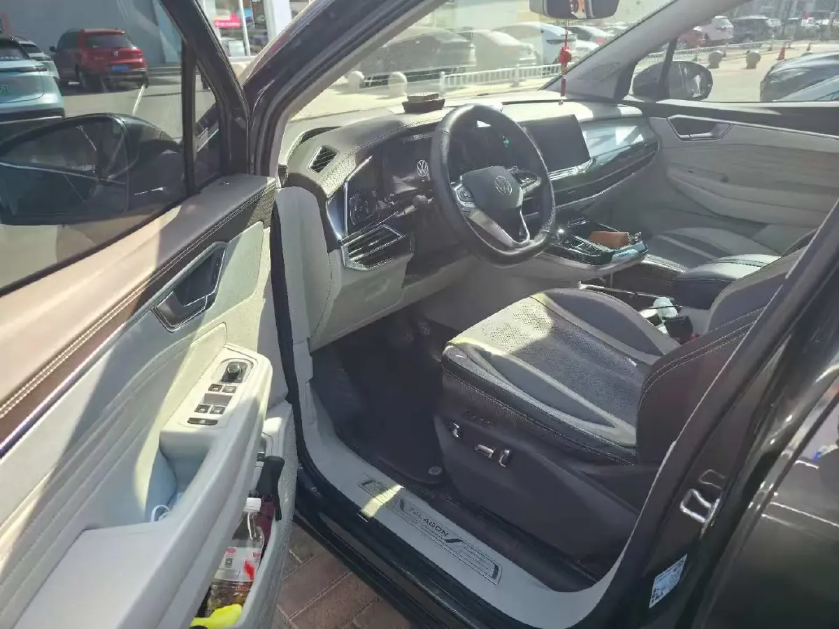 2021 Volkswagen Talagon 2.0T 220HP L4 7DCT,autocango,china used car exporter,china ev exporter,chinese used car exporter,chinese used ev exporter