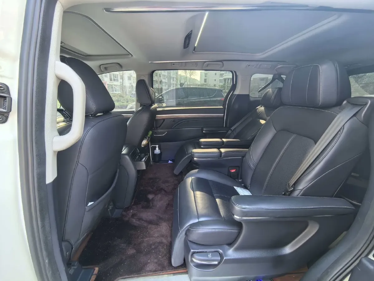 2021 GAC Trumpchi M8 2.0T 252HP L4 8AT,autocango,china used car exporter,china ev exporter,chinese used car exporter,chinese used ev exporter