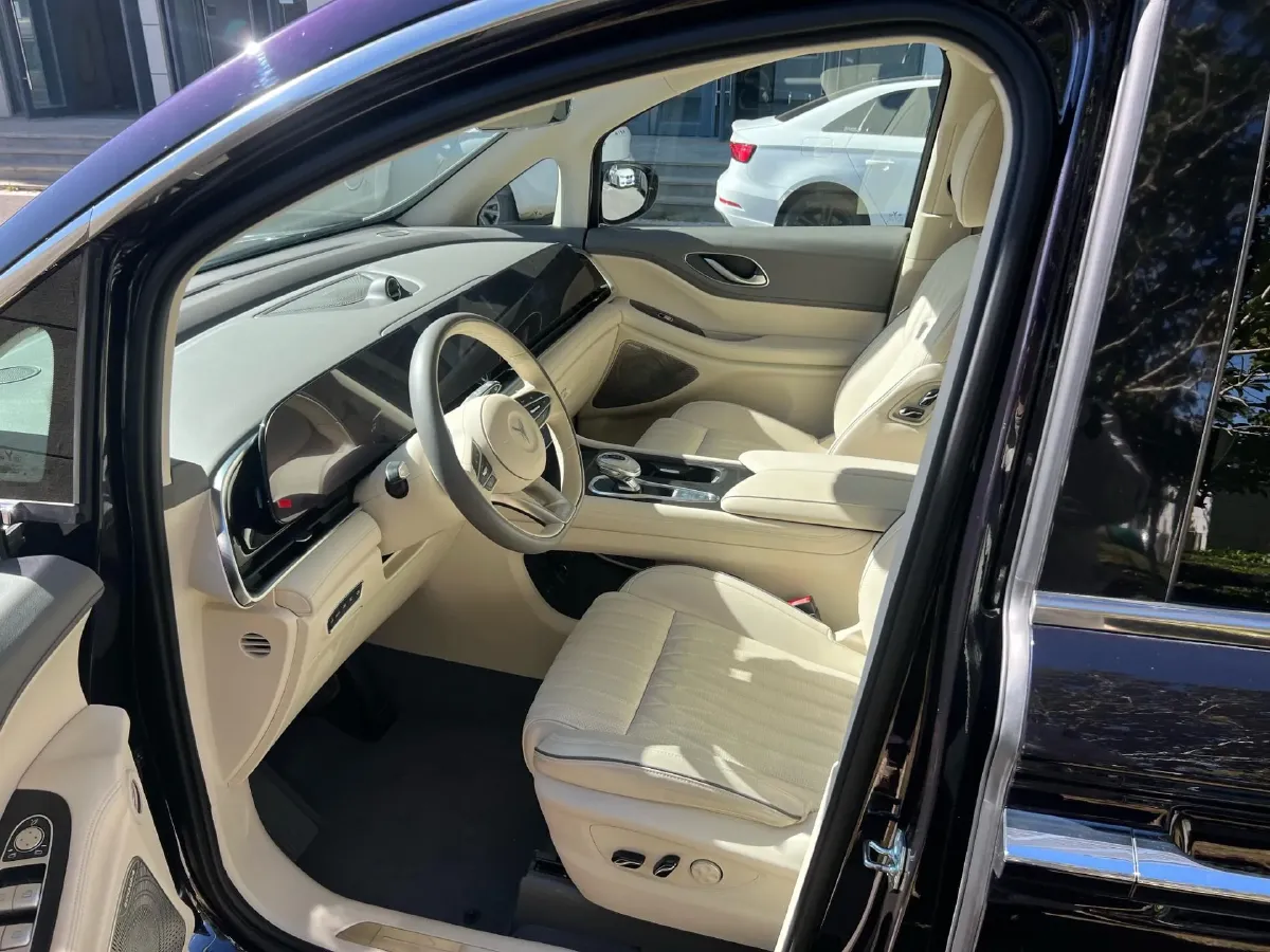 2022 Voyah Dream 1.5T 136HP L4 PHEV 25.57KWH,autocango,china used car exporter,china ev exporter,chinese used car exporter,chinese used ev exporter