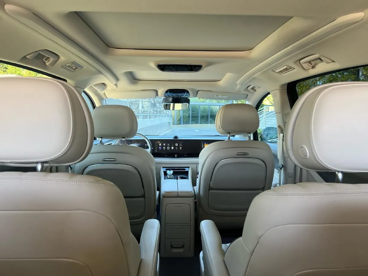 2022 Voyah Dream 1.5T 136HP L4 PHEV 25.57KWH,autocango,china used car exporter,china ev exporter,chinese used car exporter,chinese used ev exporter