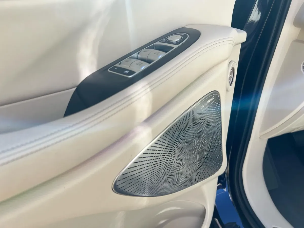 2022 Voyah Dream 1.5T 136HP L4 PHEV 25.57KWH,autocango,china used car exporter,china ev exporter,chinese used car exporter,chinese used ev exporter