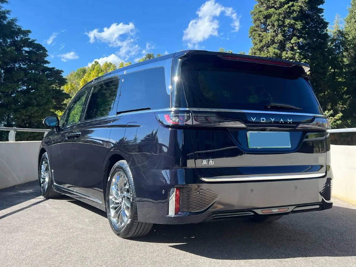 2022 Voyah Dream 1.5T 136HP L4 PHEV 25.57KWH,autocango,china used car exporter,china ev exporter,chinese used car exporter,chinese used ev exporter