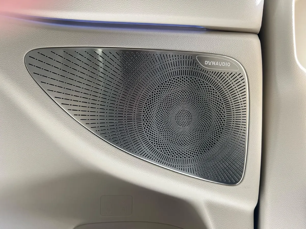 2022 Voyah Dream 1.5T 136HP L4 PHEV 25.57KWH,autocango,china used car exporter,china ev exporter,chinese used car exporter,chinese used ev exporter