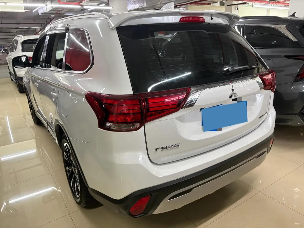 2019 Mitsubishi Outlander 2.0L 166HP L4 CVT,autocango,china used car exporter,china ev exporter,chinese used car exporter,chinese used ev exporter