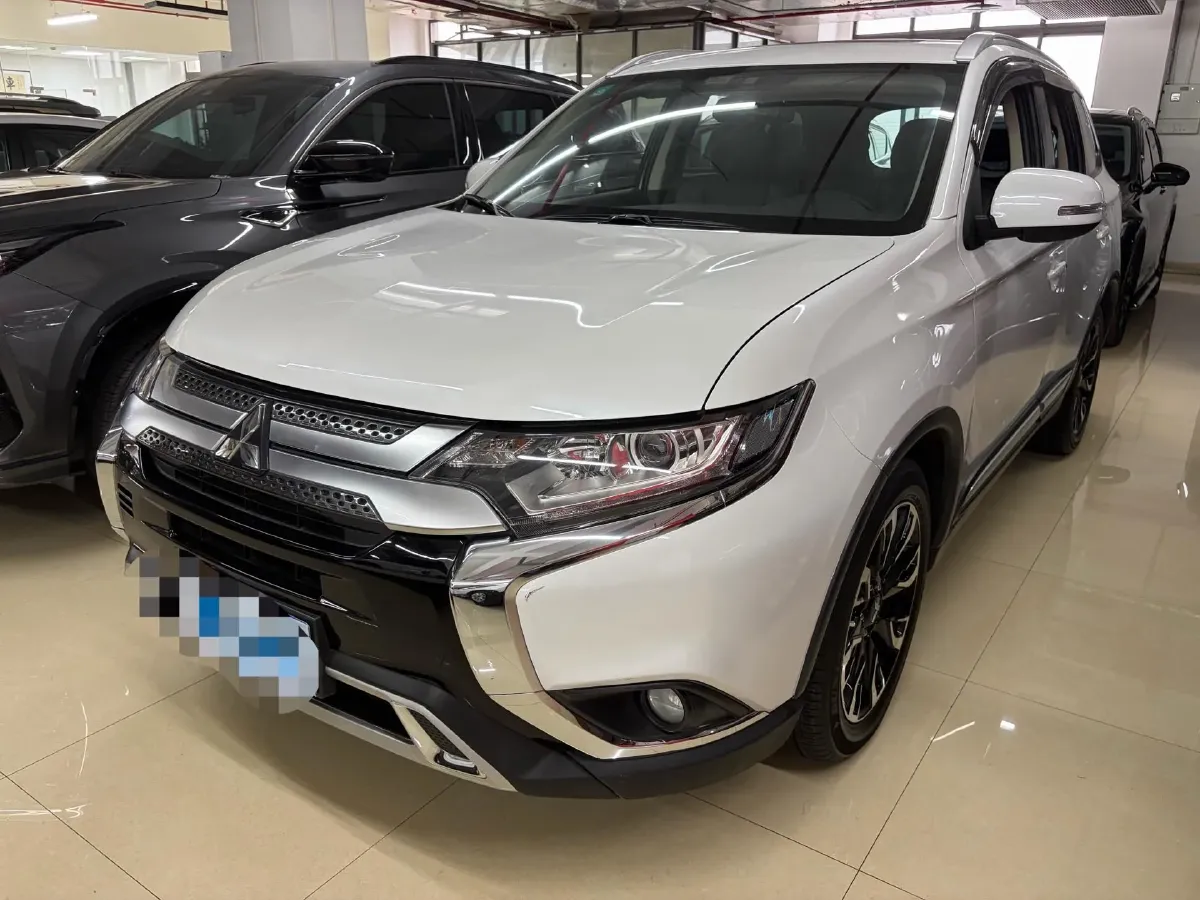 2019 Mitsubishi Outlander 2.0L 166HP L4 CVT,autocango,china used car exporter,china ev exporter,chinese used car exporter,chinese used ev exporter
