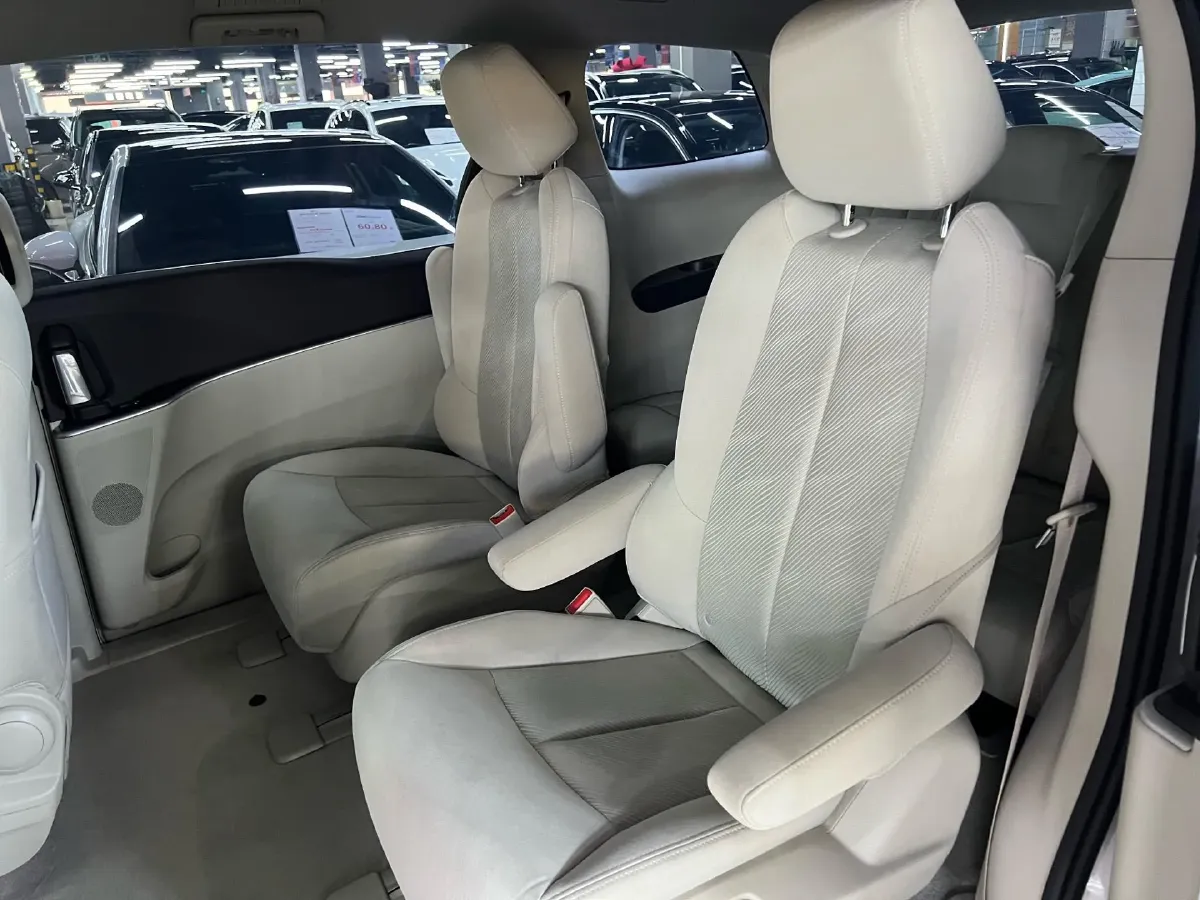 2021 Buick GL8 2.0T 237HP L4 9AT,autocango,china used car exporter,china ev exporter,chinese used car exporter,chinese used ev exporter