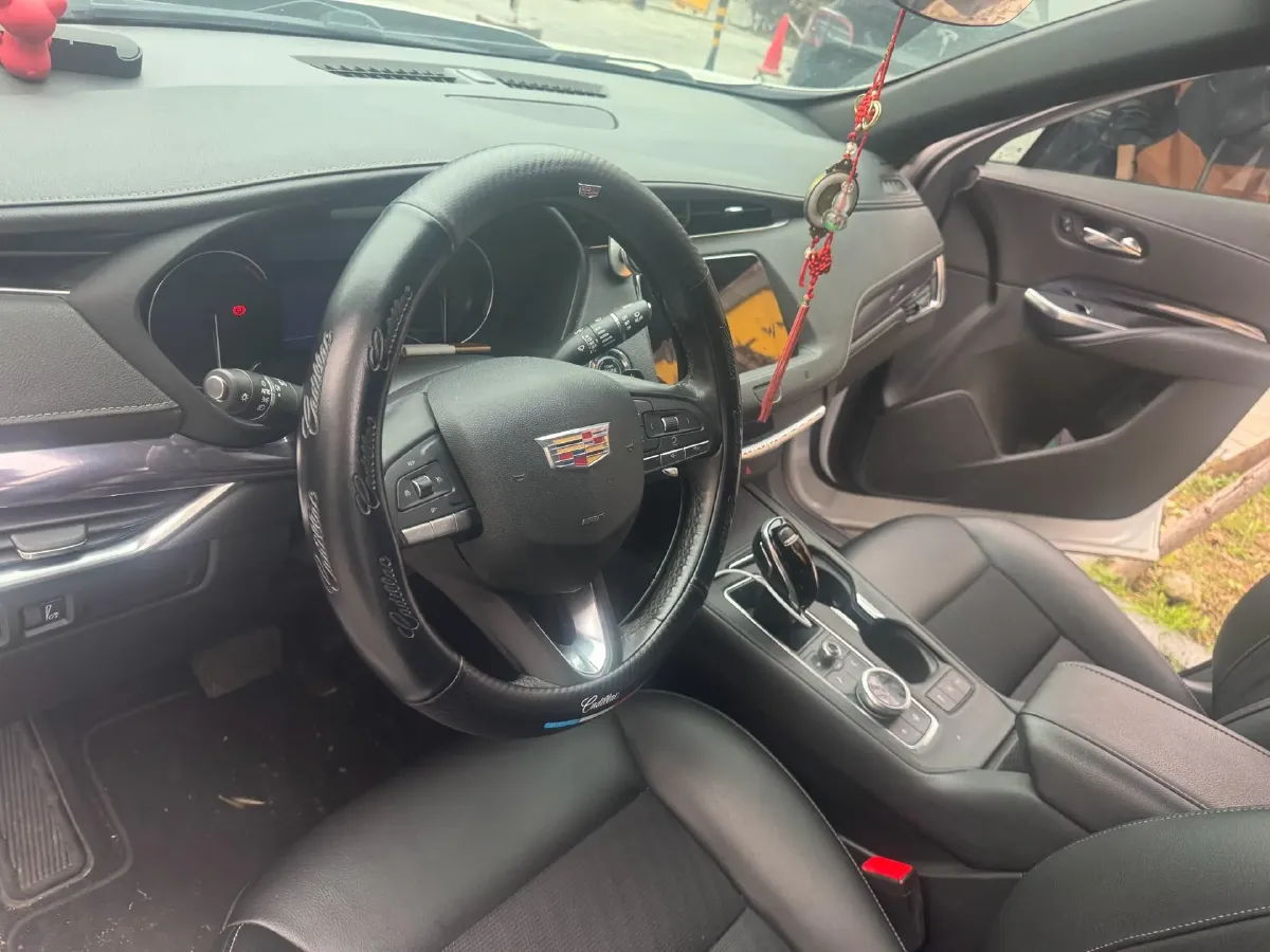 2020 Cadillac XT4 2.0T 237HP L4 9AT,autocango,china used car exporter,china ev exporter,chinese used car exporter,chinese used ev exporter