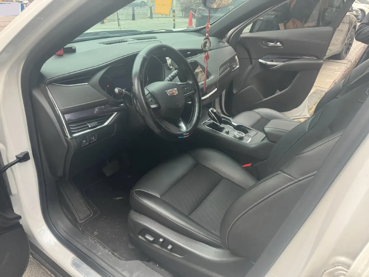 2020 Cadillac XT4 2.0T 237HP L4 9AT,autocango,china used car exporter,china ev exporter,chinese used car exporter,chinese used ev exporter