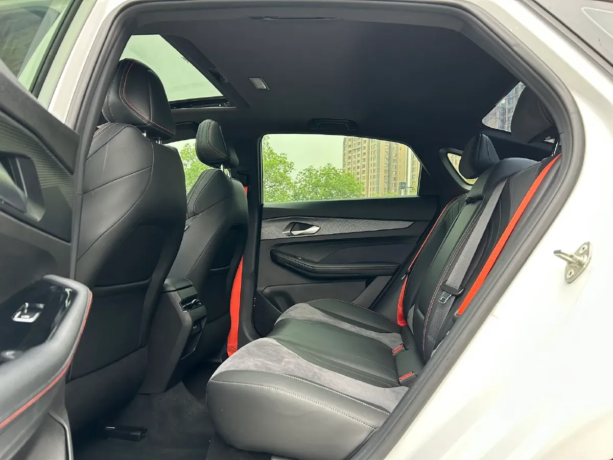 2022 Geely Binray 1.5T 181HP L4 7DCT,autocango,china used car exporter,china ev exporter,chinese used car exporter,chinese used ev exporter