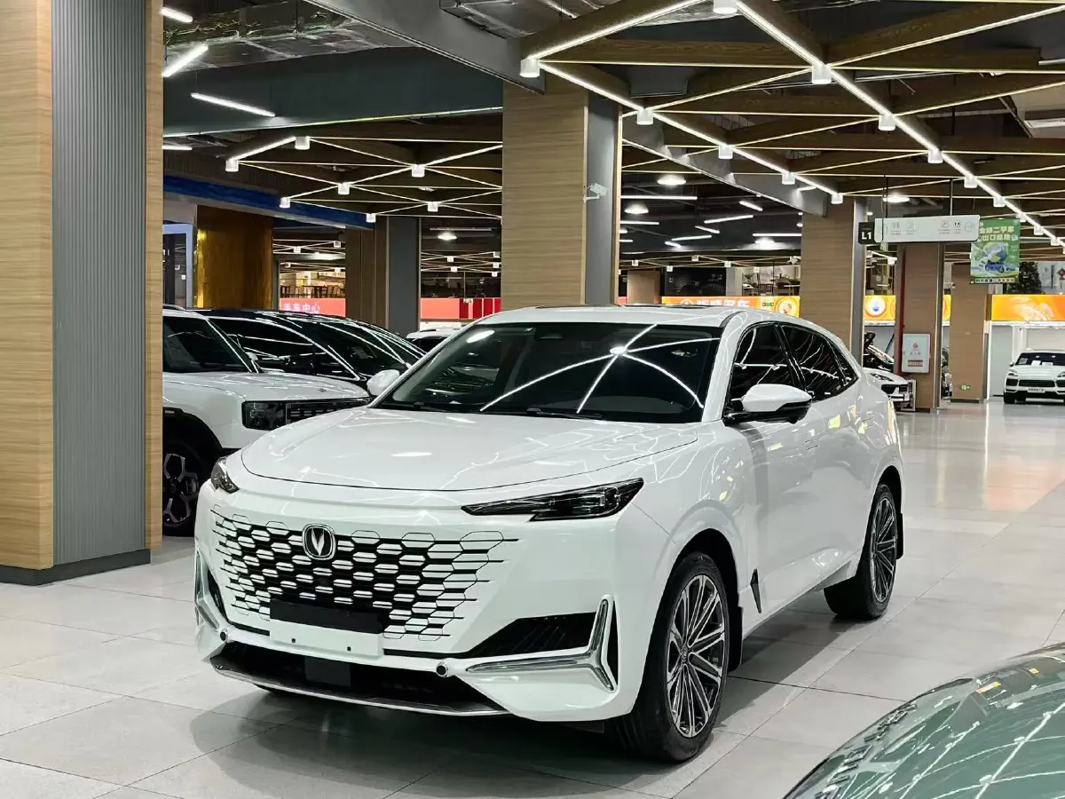 2021 ChangAn UNI-K 2.0T 233HP L4 8AT,autocango,china used car exporter,china ev exporter,chinese used car exporter,chinese used ev exporter