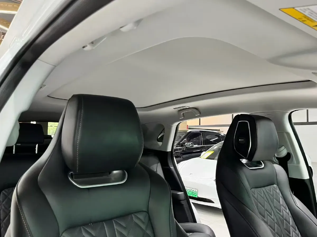 2021 ChangAn UNI-K 2.0T 233HP L4 8AT,autocango,china used car exporter,china ev exporter,chinese used car exporter,chinese used ev exporter