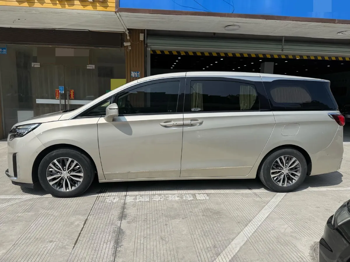 2022 Buick GL8 2.0T 237HP L4 9AT,autocango,china used car exporter,china ev exporter,chinese used car exporter,chinese used ev exporter