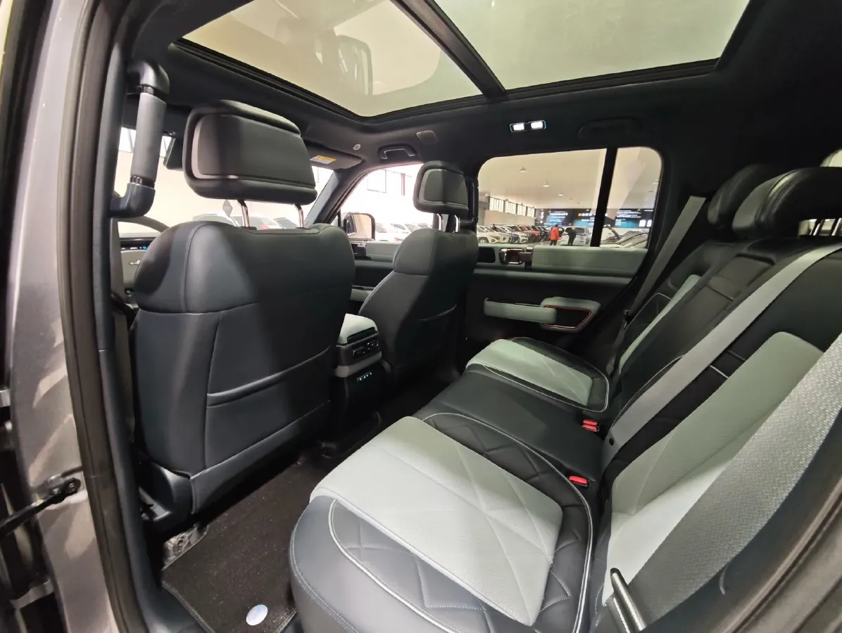 2025 FangChengBao Bao 5 1.5T 194HP L4 E-CVT PHEV 31.8KWH,autocango,china used car exporter,china ev exporter,chinese used car exporter,chinese used ev exporter