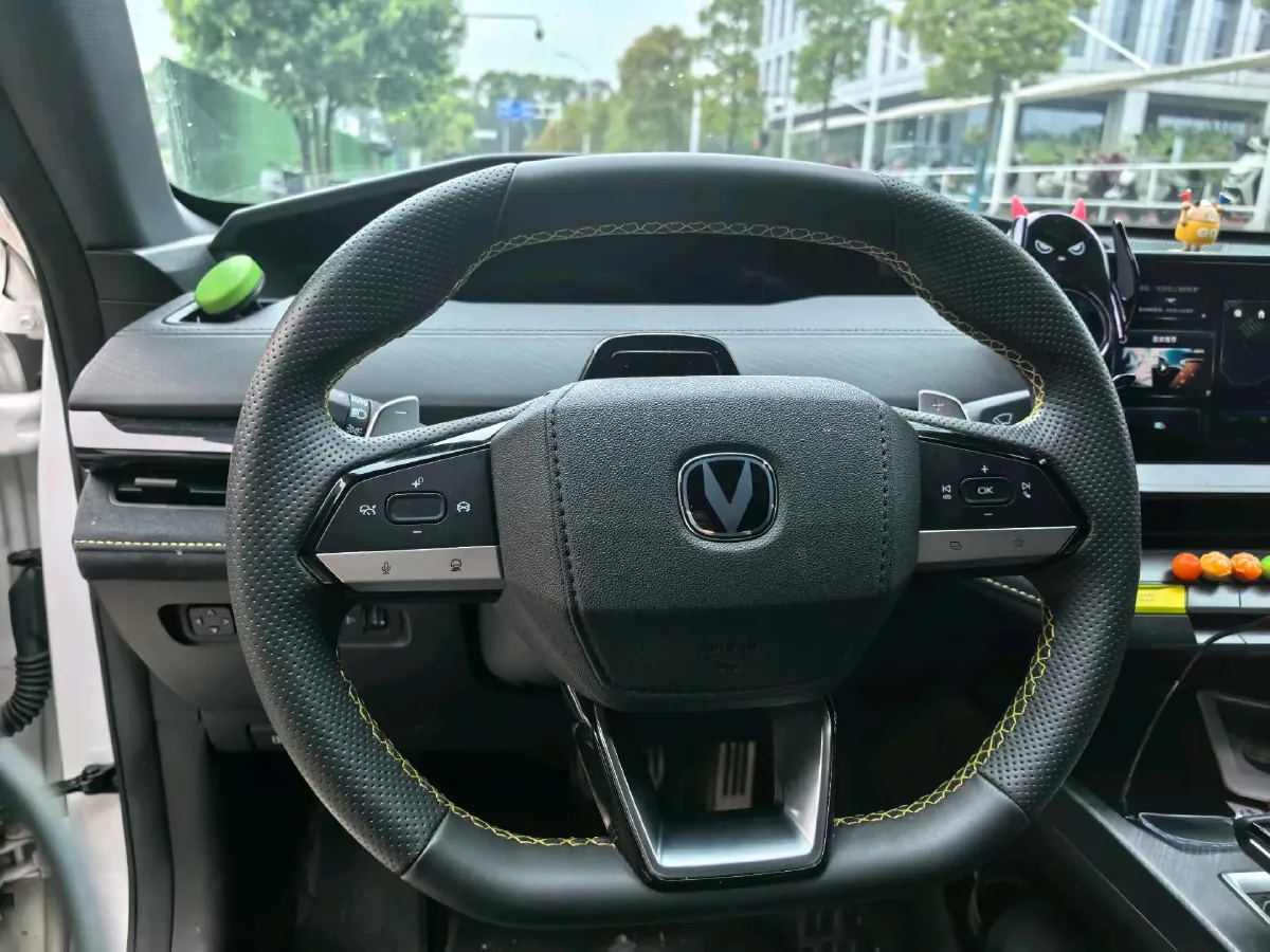 2022 ChangAn UNI-V 1.5T 188HP L4 7DCT,autocango,china used car exporter,china ev exporter,chinese used car exporter,chinese used ev exporter