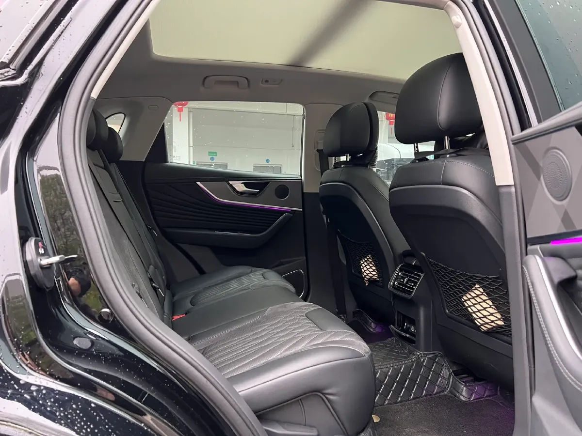 2023 HongQi HS5 2.0T 252HP L4 8AT,autocango,china used car exporter,china ev exporter,chinese used car exporter,chinese used ev exporter