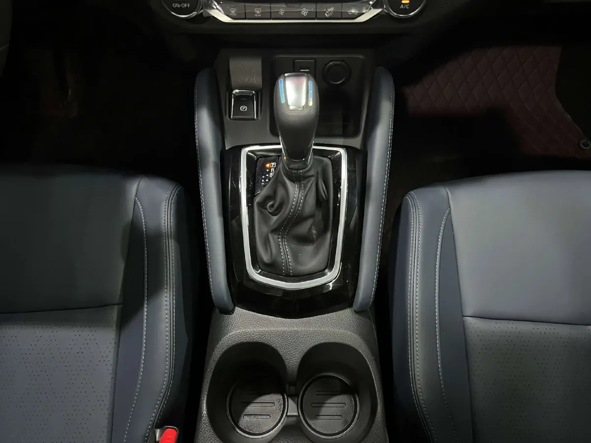 2025 Nissan Qashqai 2.0L 151HP L4 CVT,autocango,china used car exporter,china ev exporter,chinese used car exporter,chinese used ev exporter