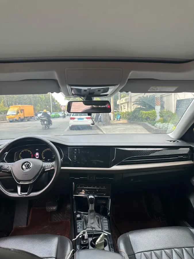 2021 Volkswagen Passat 2.0T 186HP L4 7DCT,autocango,china used car exporter,china ev exporter,chinese used car exporter,chinese used ev exporter