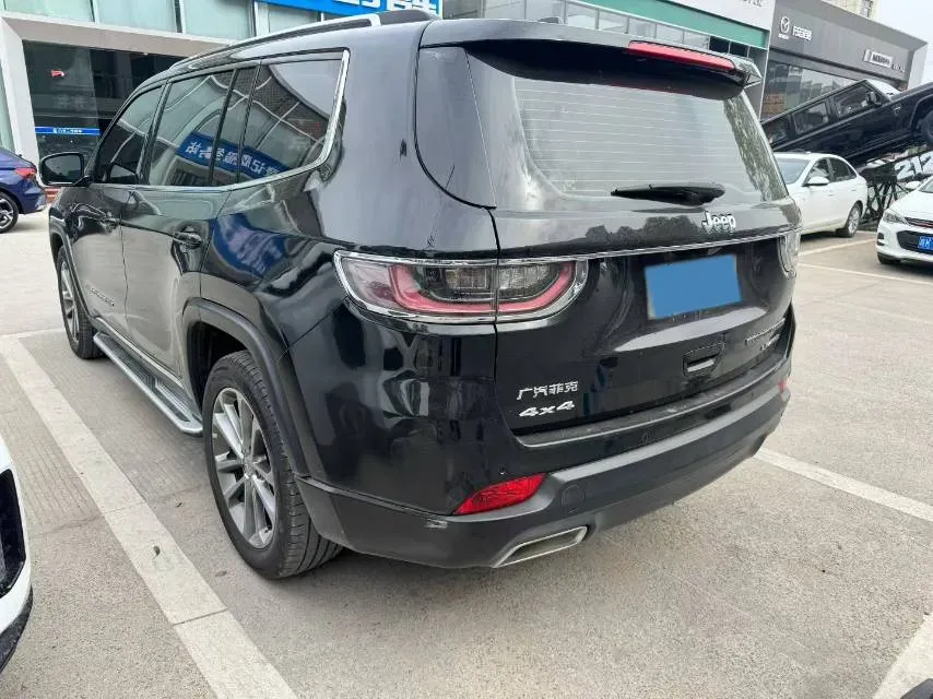 2018 Jeep Grand Commander 2.0T 265HP L4 9AT,autocango,china used car exporter,china ev exporter,chinese used car exporter,chinese used ev exporter