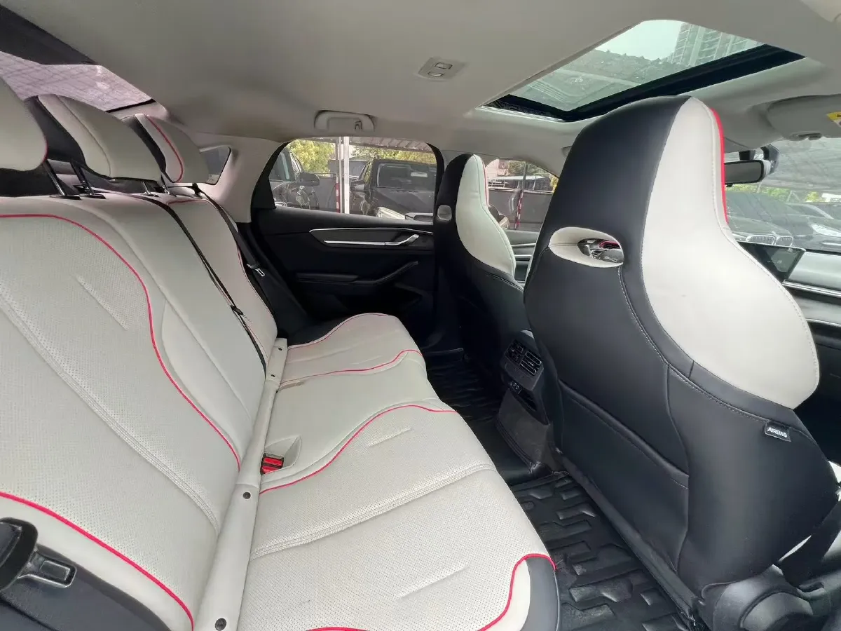 2022 Roewe RX5 MAX 1.5T 181HP L4 6AT,autocango,china used car exporter,china ev exporter,chinese used car exporter,chinese used ev exporter