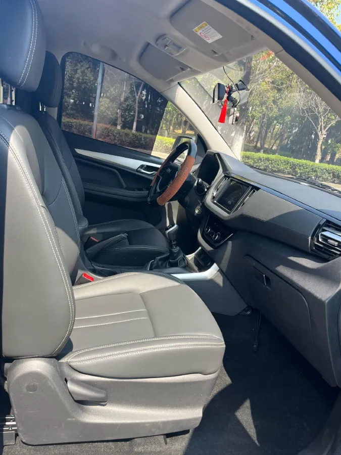 2023 Isuzu RE-MAX Jim 2.5T 143HP L4 6MT,autocango,china used car exporter,china ev exporter,chinese used car exporter,chinese used ev exporter